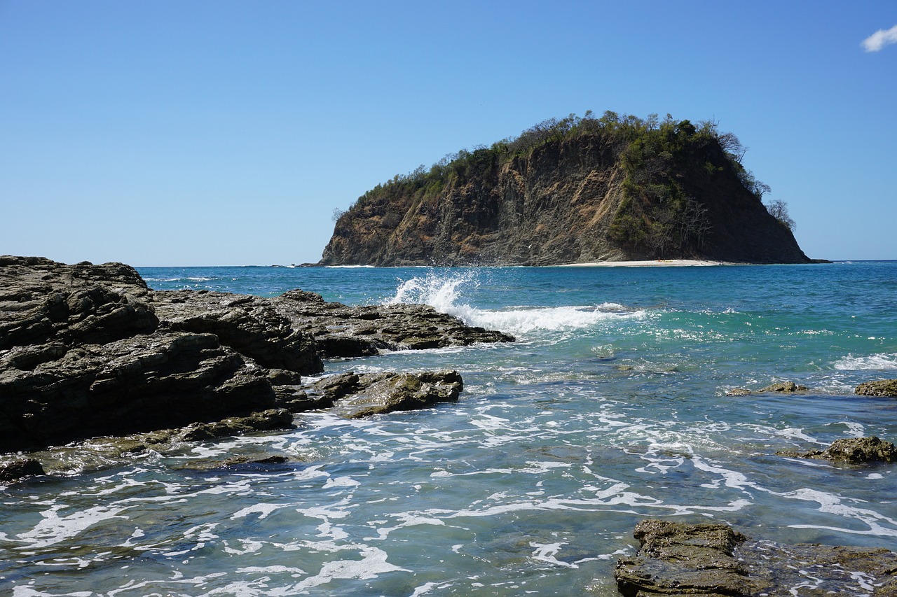 ¿Es Seguro Nadar en las Playas de Costa Rica?