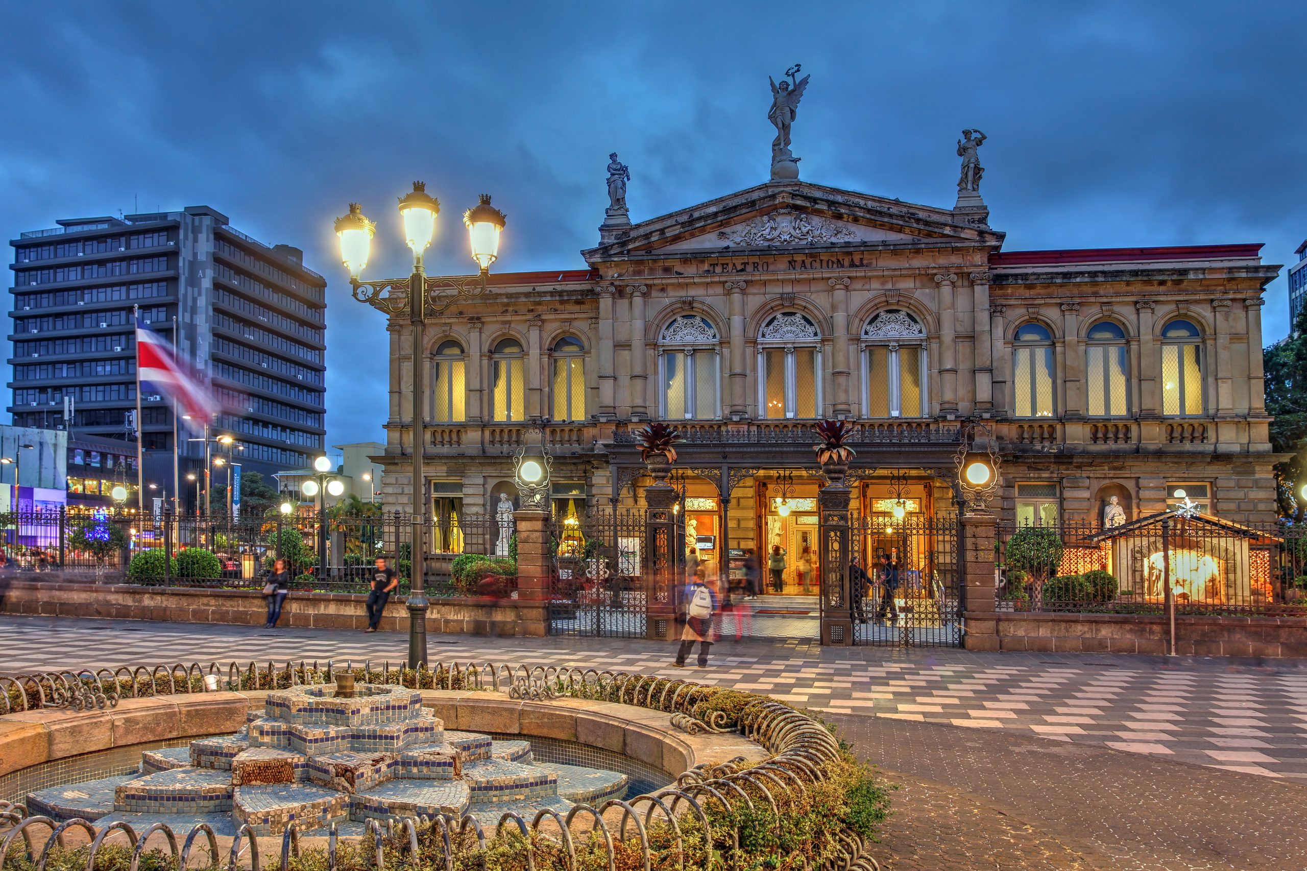 El Teatro Nacional de Costa Rica: Un Viaje Temático por su Riqueza Cultural